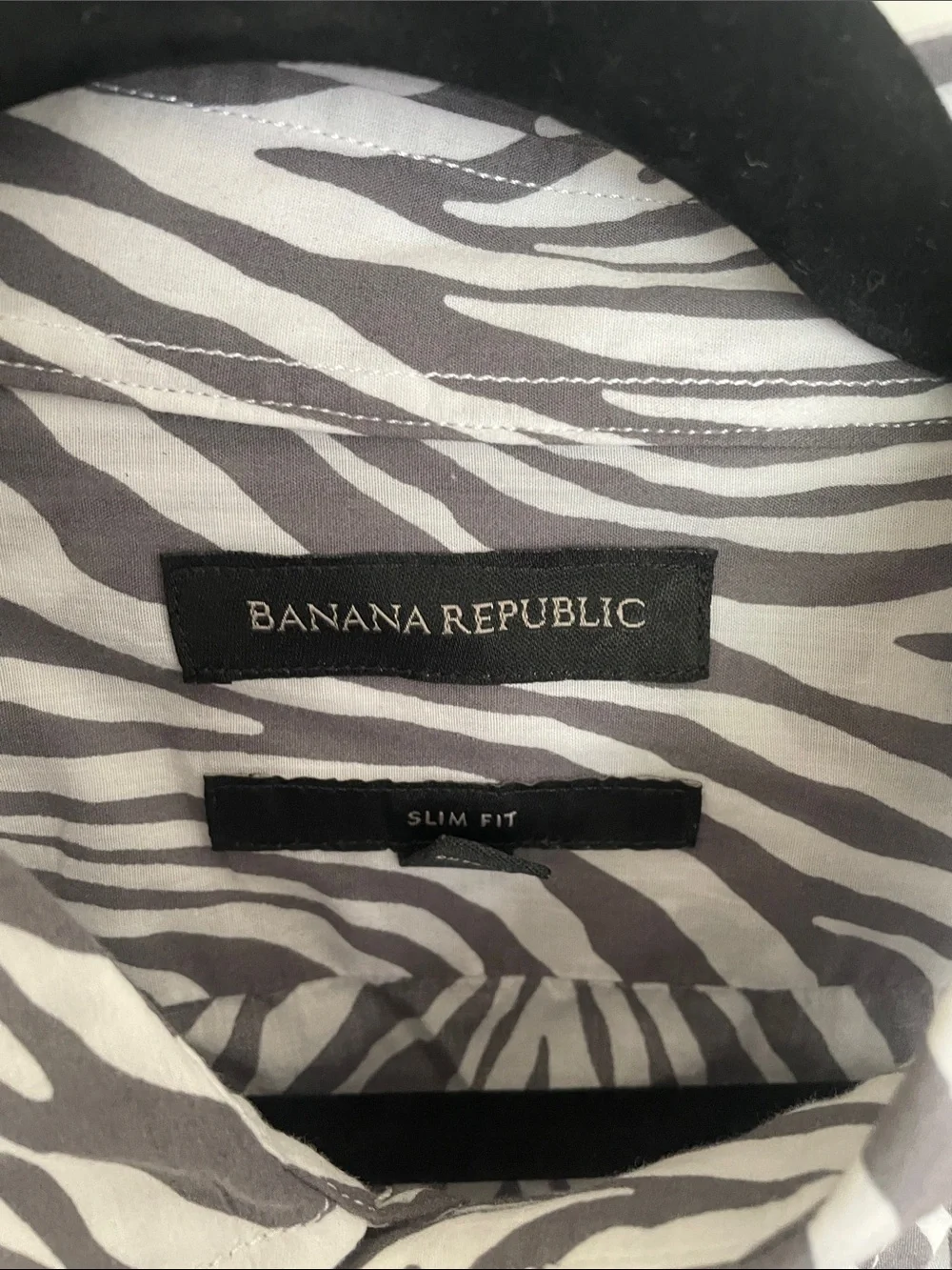 Banana Republic Gray and White Zebra Print Short Sleeve Button-Down Shirt